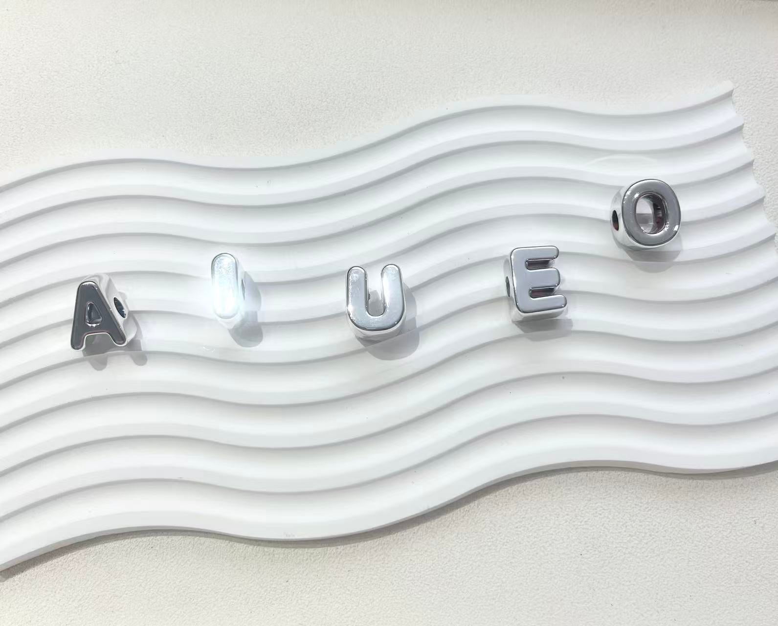 S844 アルファベット