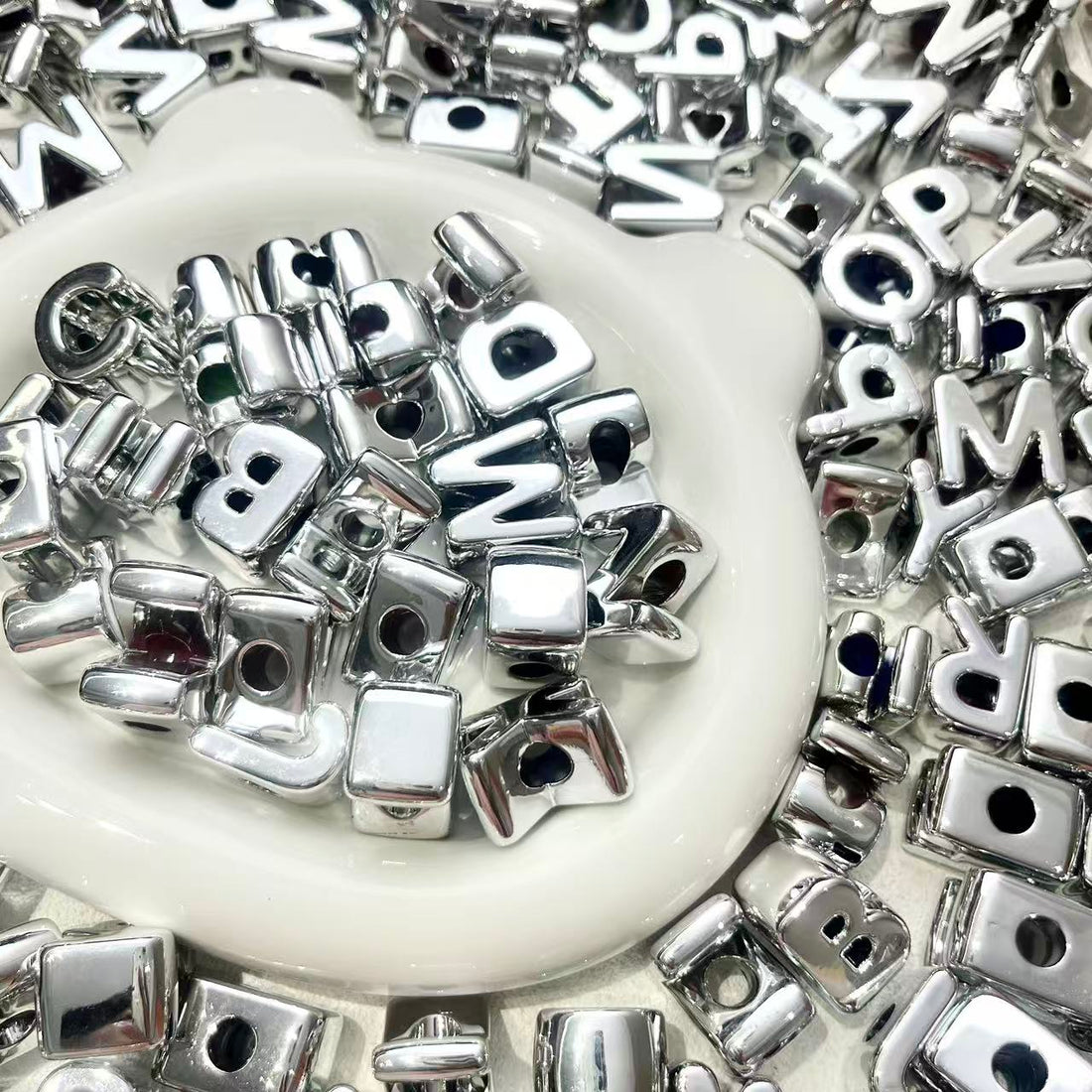 S844 アルファベット