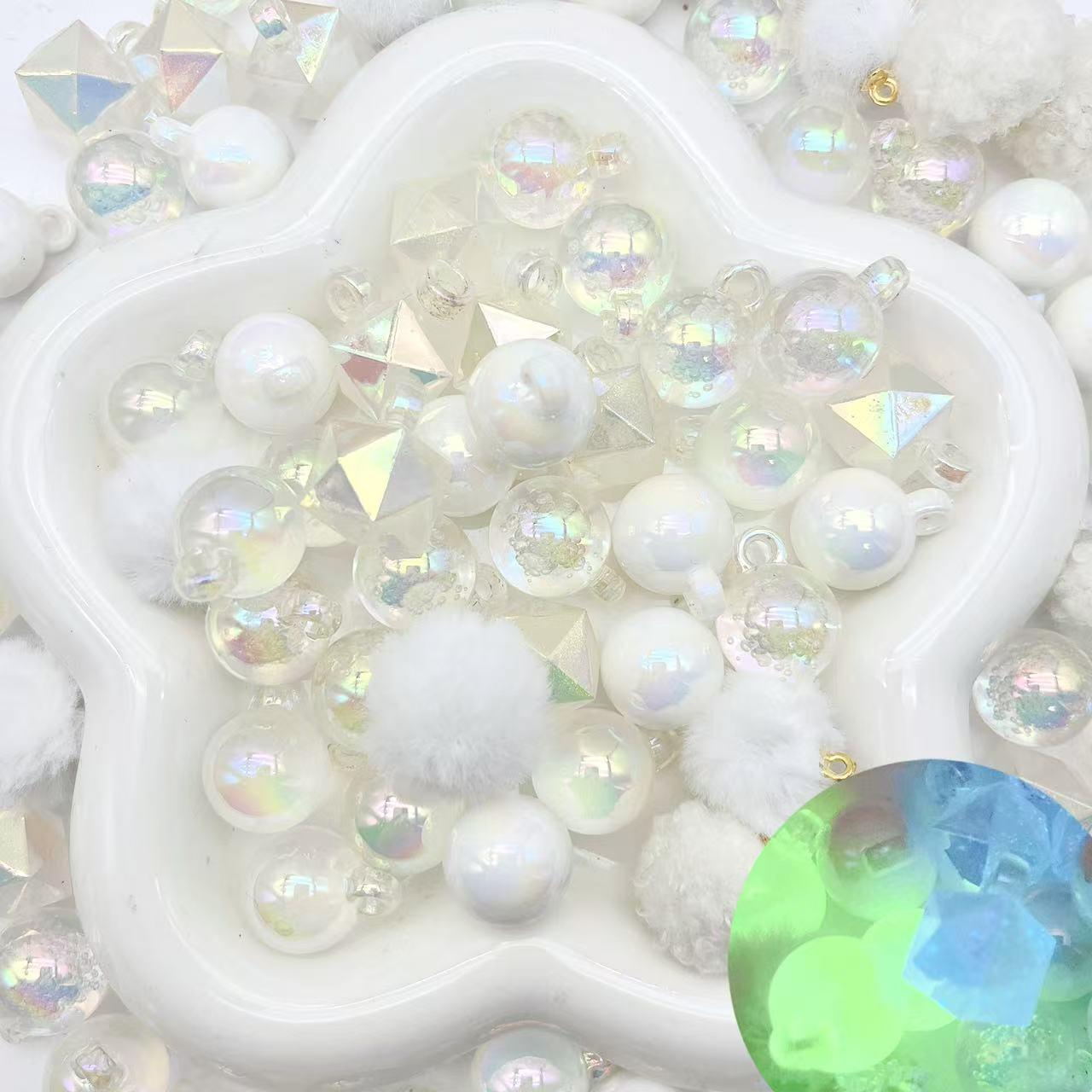 A81 全部かんつきビーズ  アクリル ガラス リース用 16mm 一部分夜光