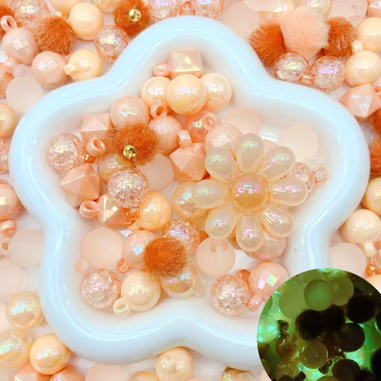 A81 全部かんつきビーズ  アクリル ガラス リース用 16mm 一部分夜光
