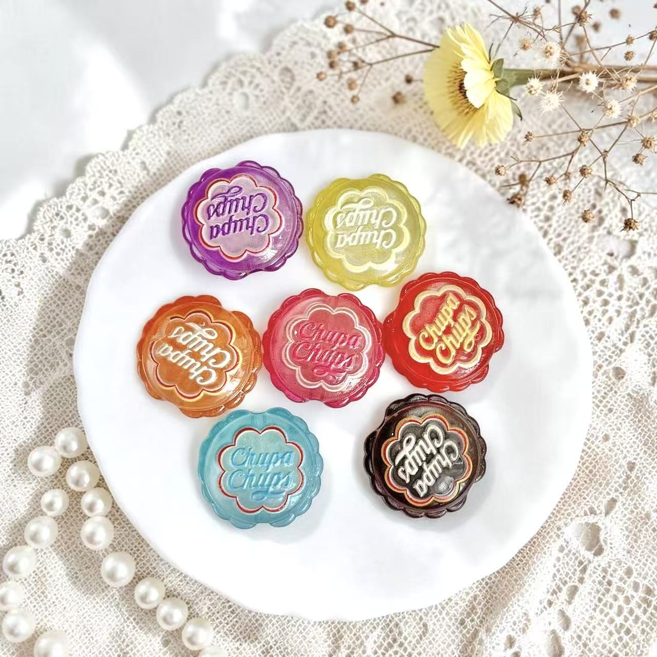 チュッパ　大きさ25mm  穴付き　中心キャッツアイ